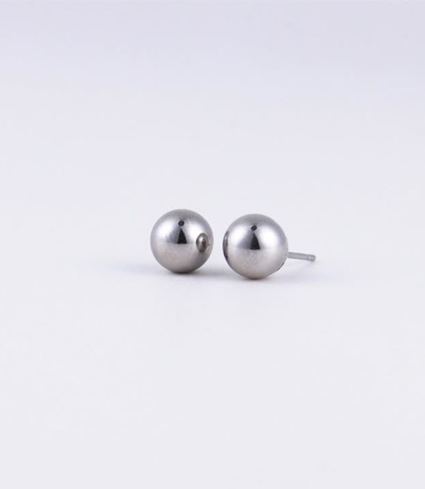 14K Gold Medium Sphere Studs